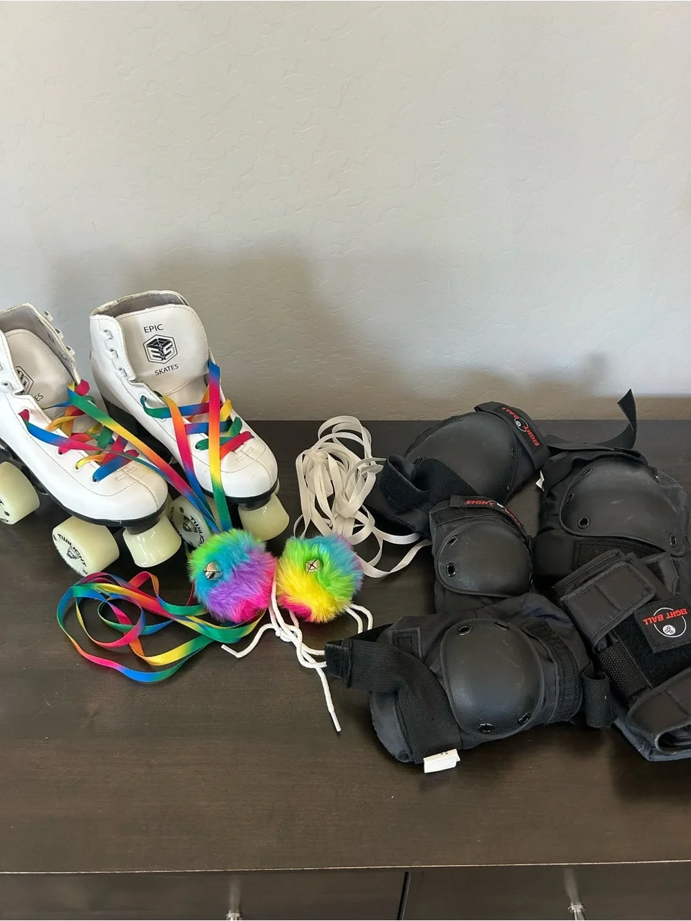 Rainbow Epic Roller Skates Size 2- Light Up! Comes with protective pads